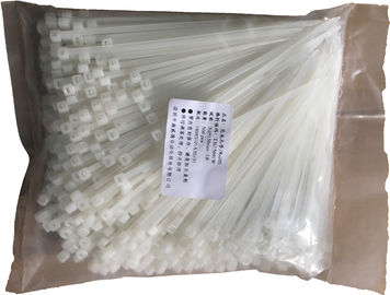 耐熱性150mmのナイロン66ケーブルのタイを締めている自己